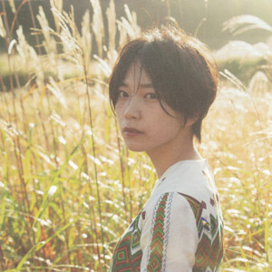 長田綾美_ポートレイト_1.jpg